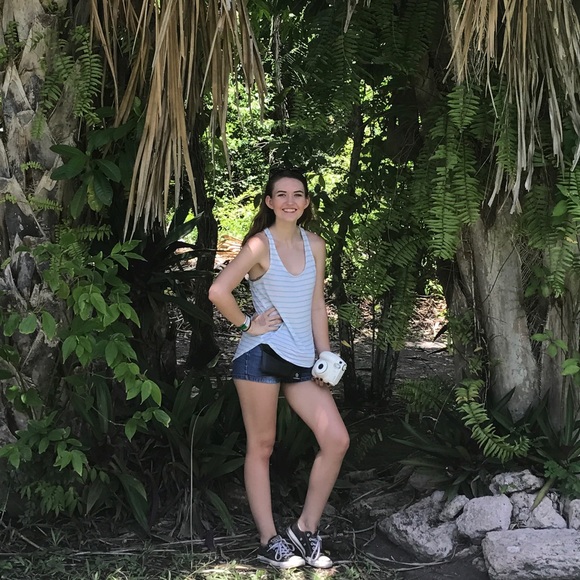 Meet your Posher, Ashley - Picture 8 of 8